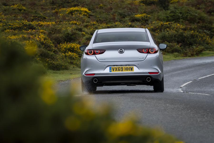  Mazda3 Skyactiv-X Sport Sedan (BP) 2019 года  (UK) (фото 37 из 42)